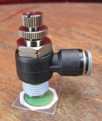 90° 1/4 Push-to-Connect Flow Control Valve 1/4'' with M14 Threads