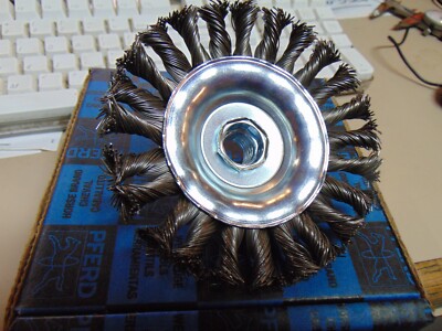 Pferd advance combo-bevel cup brush knot wire .020 cs 4 1/2'' x 5/8-11 S15164