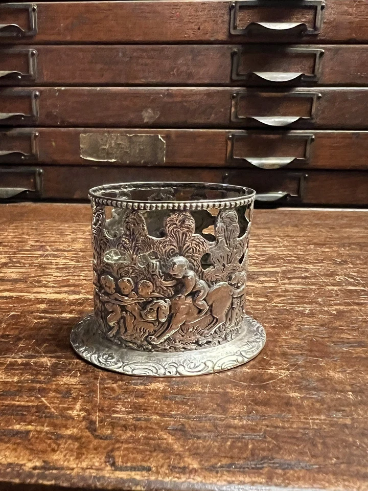 Antiguo palillo de dientes alemán reticulado del siglo XIX plata .800 querubines perro Foto 3 de 4