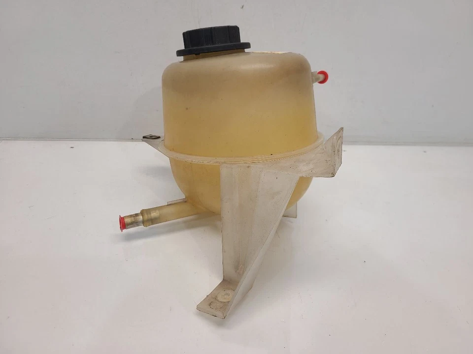 Ford Ranger 2001-11 (2,3 L/AT) depósito de refrigerante - estilo tanque único Foto 3 de 4