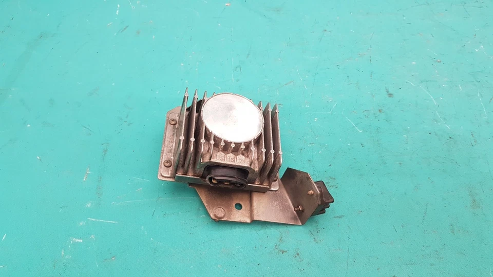 Mercedes-Benz W108 W111 W112 W114 W115 Zündsteuergerät Bosch 0227051015 - Bild 2 von 4