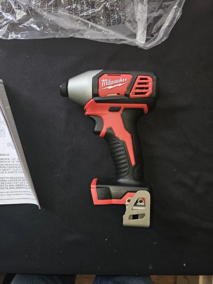 Milwaukee M18 1/4 inch hex impact driver - Image 3 of 4