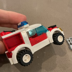 LEGO CITY: Doctor's Car 7902 99% Complete Missing 1 Piece Hospital Ambulance