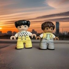 Cute Lego Duplo Figures girls - brown / black hair Cute Outfits