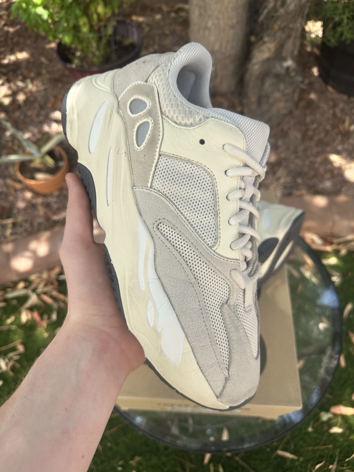 Taglia 9.5 Adidas Yeezy Boost 700 Basse Analogiche