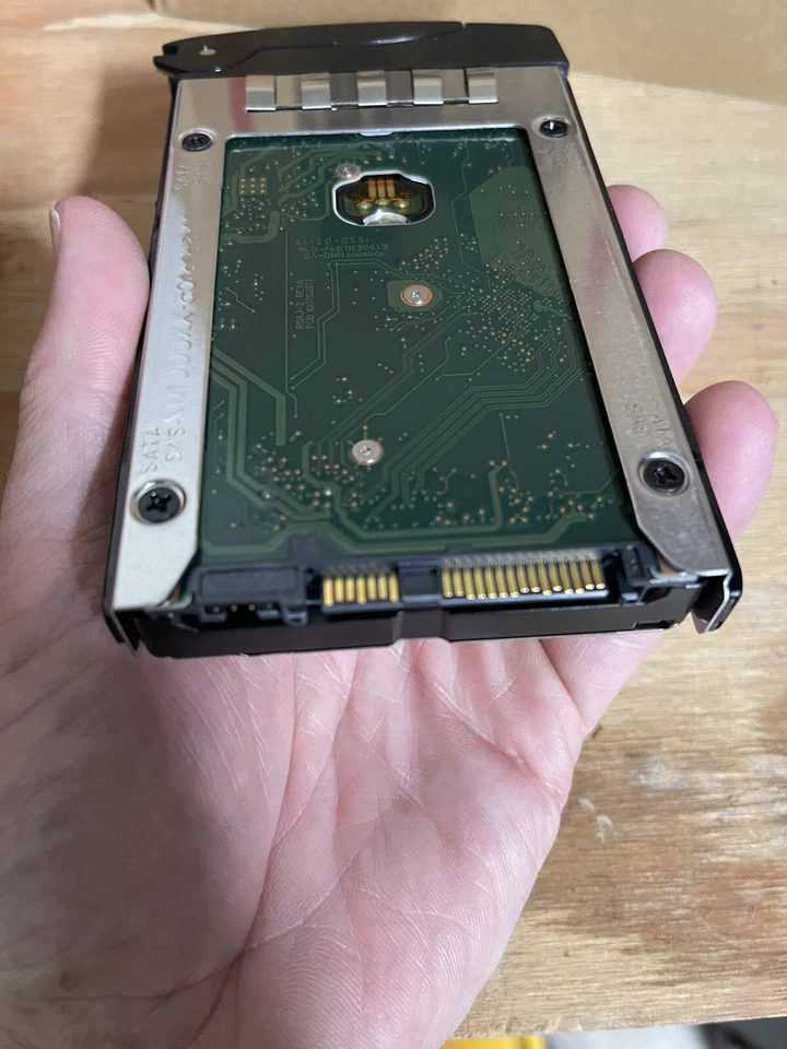 Seagate ST1000NX0333 Enterprise 1TB Exos 2.5‘’ SAS 7.2K 12GB/s 128MB Hard Drive - Image 2 of 3