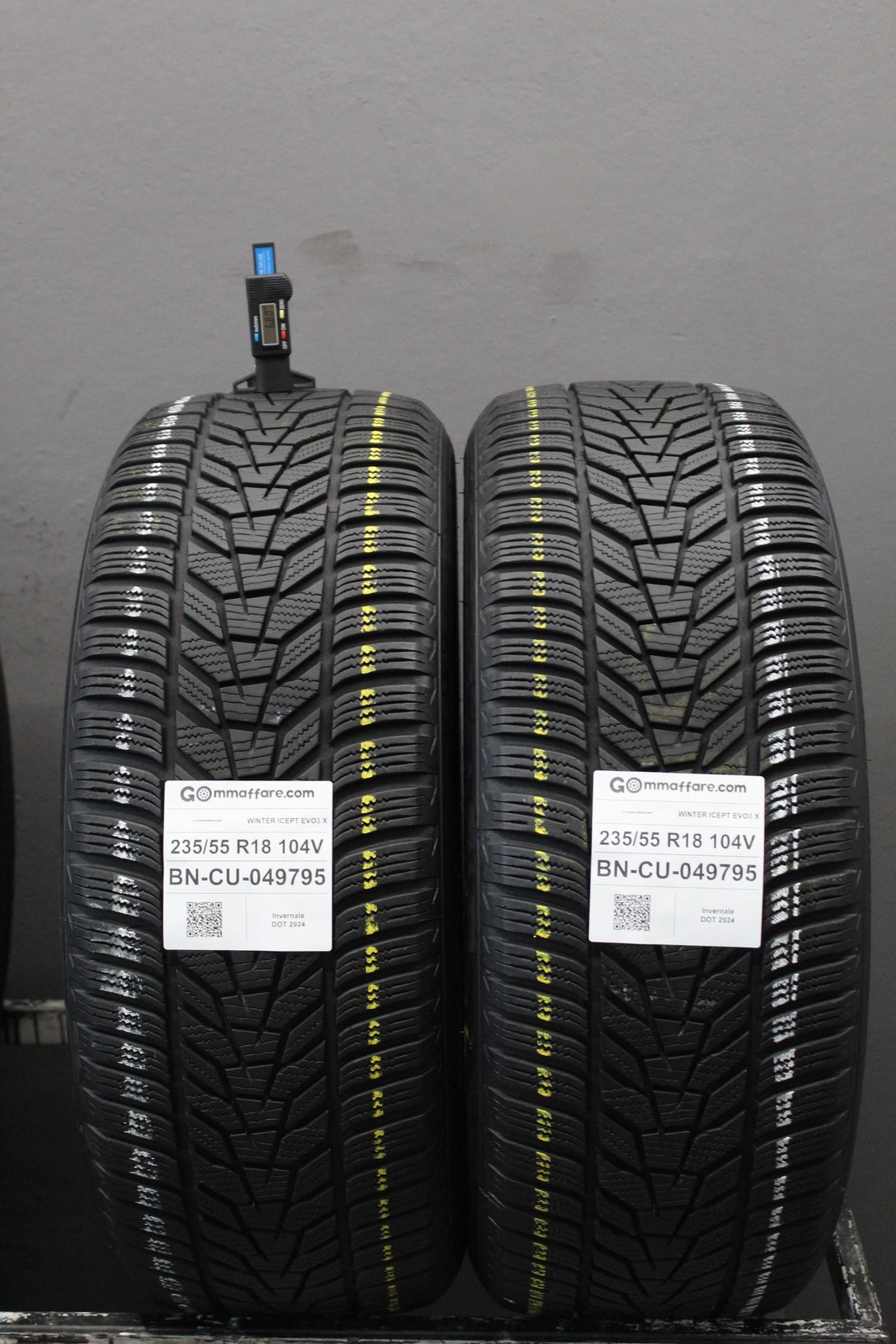 2 Pneumatici 235/55 R18 Hankook Winter Icept Evo3 X