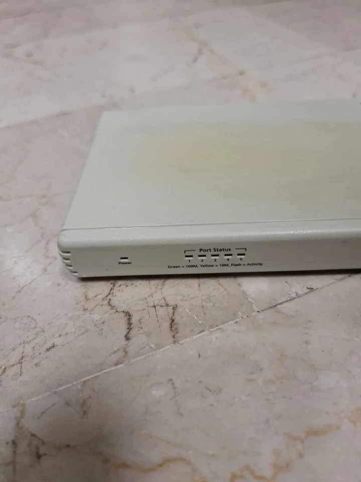 3Com Office Connect Dual Speed Switch 5 3C16790A 5 porte eth 10/100 - Imagen 2 de 4