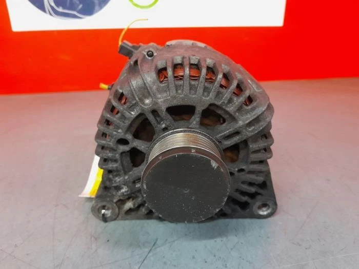 Alternateur Lancia Phedra 179 P18597976 - Photo 2/4