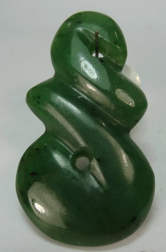 76 Carats handmade Twisted Green Nephrite Pendant from Afghanistan, (Ts-8) - Picture 2 of 7
