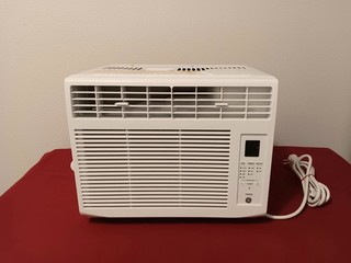 Air Conditioner GE 6 000 BTU/HR Electronic Window Unit with Remote