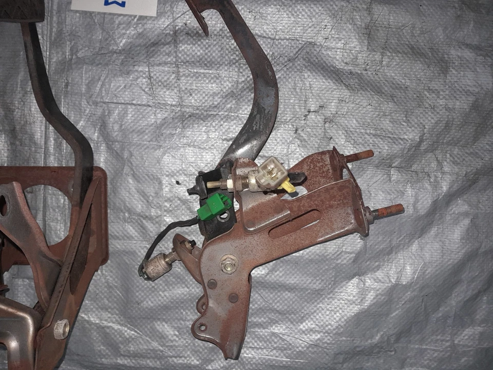 Toyota MR2 1985-1989 Juego de pedales de transmisión manual embrague freno conversión de gas Foto 4 de 4