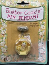 Vtg Rare 1982 Strawberry Shortcake BUTTER COOKIE Pin Pendant w/Necklace sealed