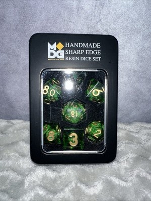 MDG D20 Elixir Liquid Core Dice Aegis of Hope Liquid Filled 7 Piece Set Green