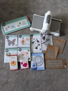 Sizzix Big Shot Die Cutting Machine Bundle Bigz Dies Craft Job Lot