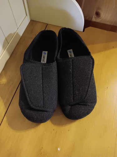 foamtreads slippers, Size 9
