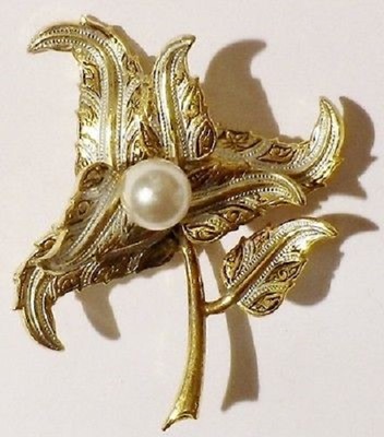 Broche Vintage Or De Tolède Motif Floral Relief Avec Perle Nacré - Réf 3584 - Occasion
