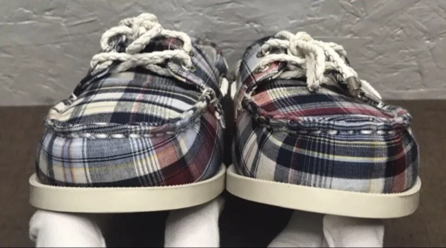 EUC Sebago Seashore Two-Eye Women's Boat Shoes Blue, Red Plaid Canvas Size 8M - Image 4 of 4