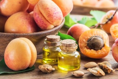 Apricot Oil for Anti-ageing, Shiny Nails, Hair Growth, Dry Skin, Face & Body,