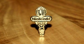 Super Mario Club Nintendo Anstecker Pin Badge SNES NES World Kart Bros. Land