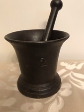 Antiker M&ouml;rser Gusseisen mit Gravur  " 2 &bdquo;