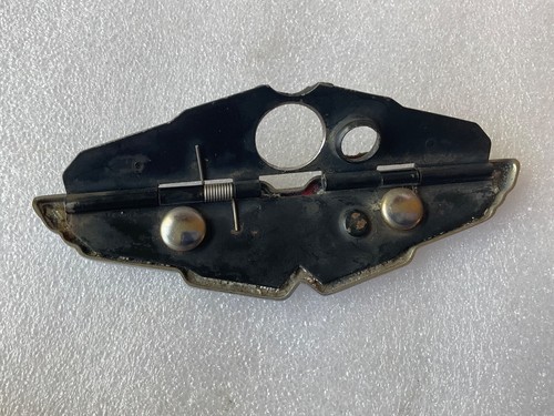 ASTON MARTIN BOOT TRUNK BADGE DB7 DB9 VANTAGE HINGED BADGE RARE AND AN ORIGINAL - Picture 4 of 5