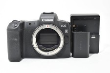Less than 10,000 shots Canon EOS R Body and Battery Charger Set