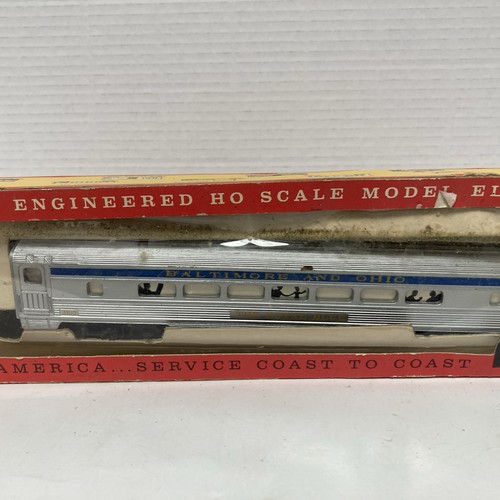 Tyco Mantua HO Baltimore & Ohio Streamlined Coach Lighted Passenger Car - Picture 16 of 19