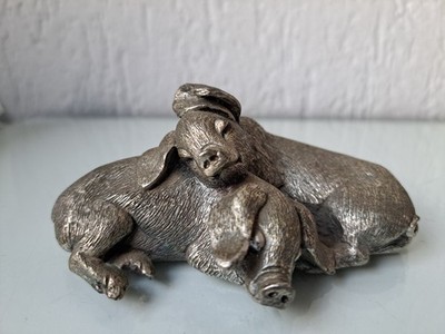 schöne, alte Metallfigur , 2 schlafende Schweine