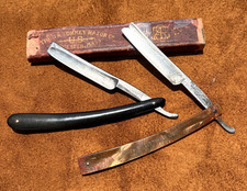 2 Vtg Antique J.R. Torrey Worcester Black Straight Razors Barber Notch w Case
