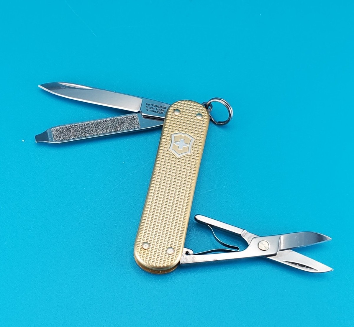 VICTORINOX ALOX ゴールド スイスアーミーナイフ クラシック 新品 Victorinox Classic 2019 Limited Edition Gold Alox Scales Swiss