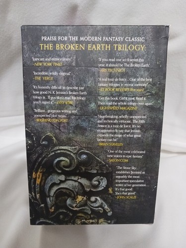 The Broken Earth Trilogy Box Set N.K. Jemisin TPB Fantasy Book Lot Slipcase VG+ - Picture 4 of 15