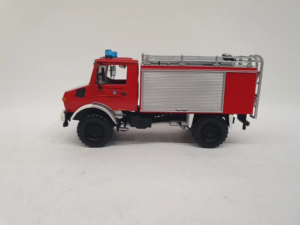 1/43 SUPER RARE MERCEDES UNIMOG 1300L TLF8/18 FF 1985 MINICHAMPS 439033071 - Image 2 of 4