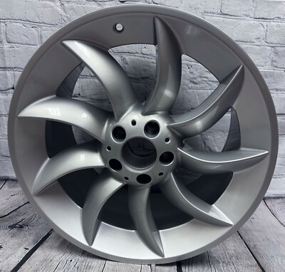 Mercedes McLaren SLR AMG Factory Oem Right Rear Wheel A1994010302 65344