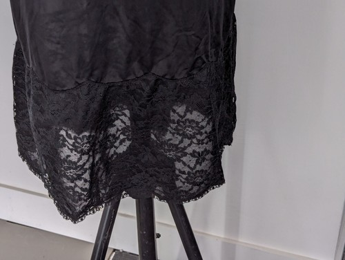 Vintage 60s Vanity Fair Black Nylon Tricot & Lace Slip dress 8" Lace Hem Sz 32 - Picture 3 of 11