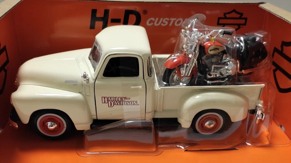 MAISTO H-D CUSTOM 1:25 PICK UP CHEVROLET 3100 1950  + MOTO FLSTS HERITAGE 32194 - Immagine 2 di 3