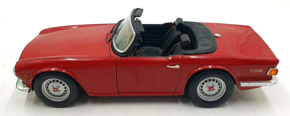 Britains 1/18 Scale Diecast 7884 - Triumph TR6 - Red - Image 3 of 4