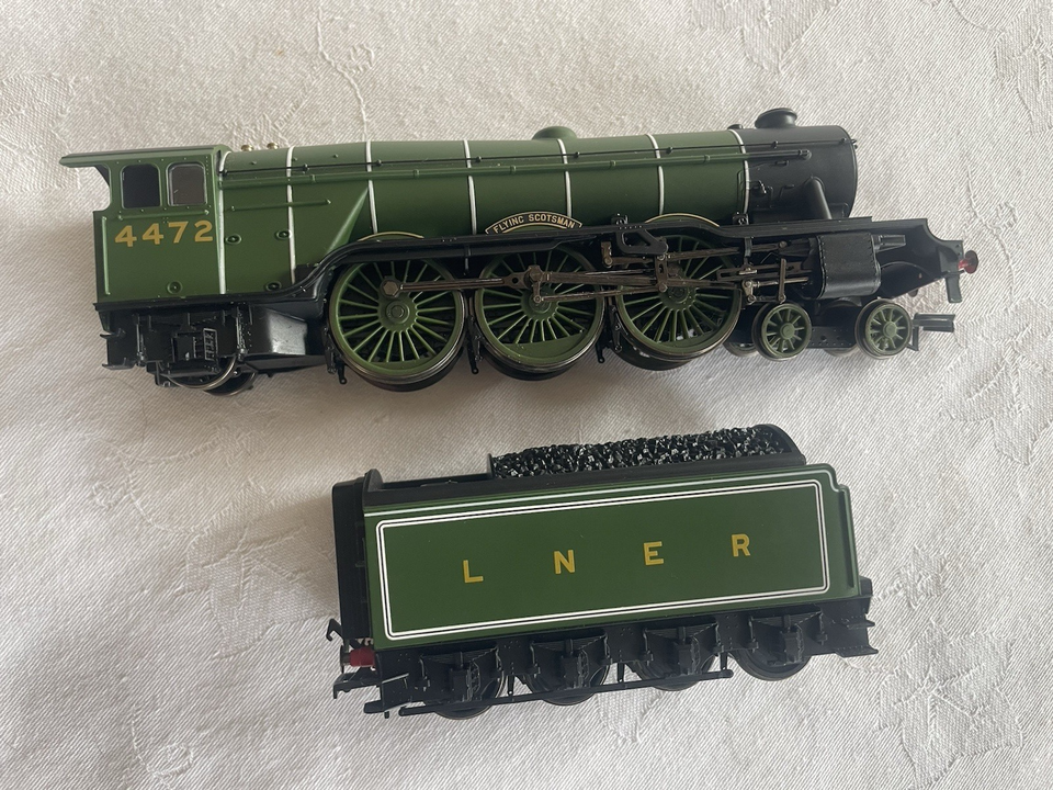 Hornby Railways R1167 The Flying Scotsman Train Set DCC Ready Model ...