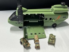 Micro Machines Military Battle Zones Assault Copter Chinook w/ 3 Vehicles