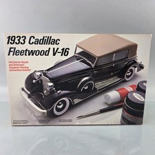 Testors 836 1/24 1933 Cadillac Fleetwood V-16...