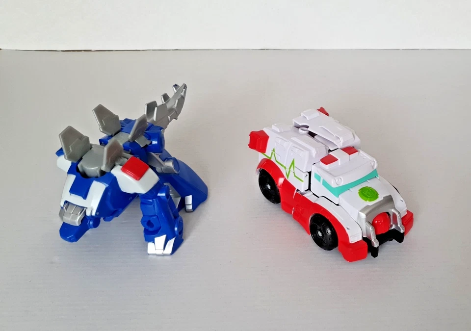 Transformers Rescue Bots Bundle - Chase The Dino Protector & Medix the Doc-Bot - Image 2 of 4