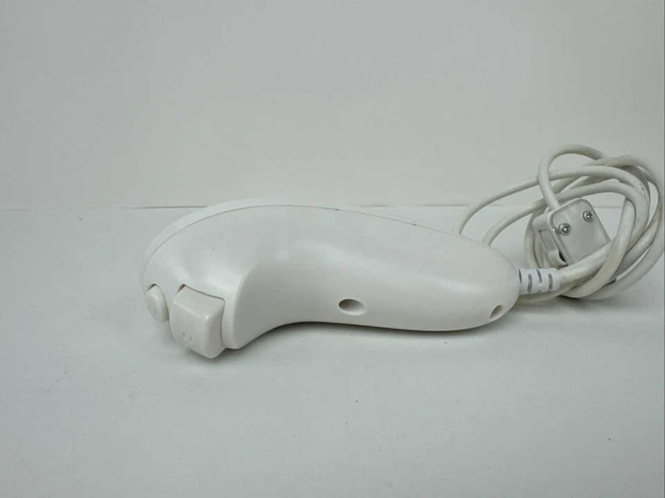 (2 Pieces) Original White Nunchuck for Nintendo Wii or Wii U RVL-004 OEM Tested - Image 2 of 4