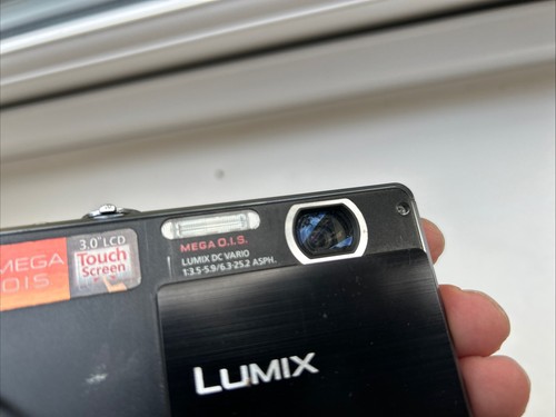 Panasonic LUMIX DMC-FP3 14.1MP Digital Camera - Black - Picture 14 of 14
