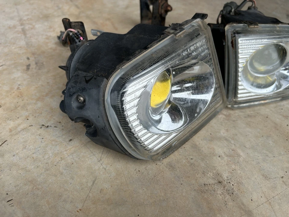 Par de luces antiniebla derecha Zenki 95-96 Nissan 240sx S14 SE OEM LH con daños en el soporte Foto 2 de 4