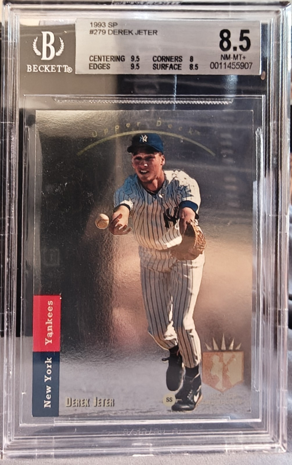 1993 SP Foil DEREK JETER RC ROOKIE #279 Graded BGS 8.5 