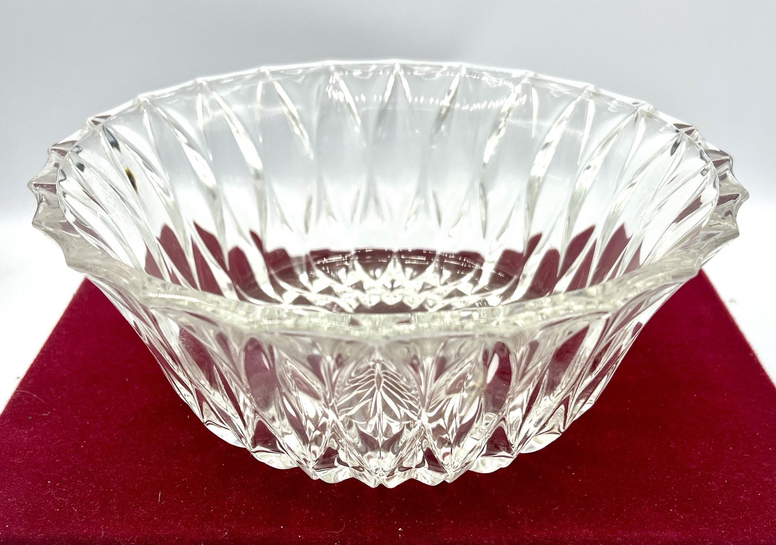 Vintage 8-Inch Star Pattern Clear Crystal Glass Candy Serving Bowl  