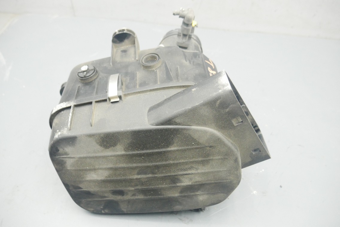 2014-2018 Maserati Ghibli Left Engine Air Intake Filter 670005844 OEM