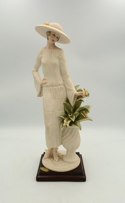 Guiseppe Armani Florence Madelaine Lady Figur 1998 auf Holzsockel 15 Zoll
