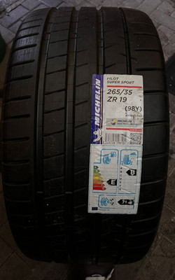 1x Michelin Pilot Super Sport 265/35 ZR19 (98Y) XL *DOT17*