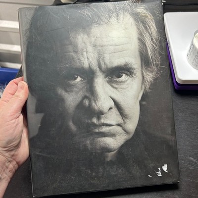 Cash by the Editors of Rolling Stone Johnny Cash Biography Hardcover 140005480X